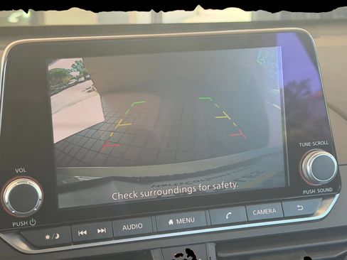 Used 2025 Nissan Altima 2.5 SV FWD image 22