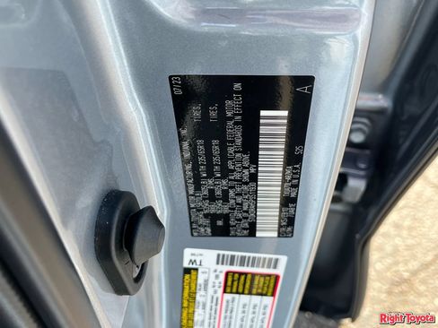 Used 2023 Toyota Highlander XLE FWD image 34
