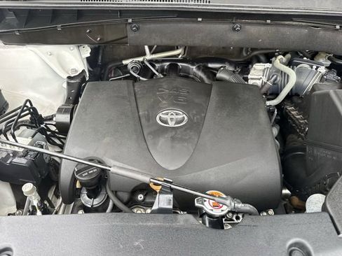 Used 2019 Toyota Highlander Limited FWD image 37