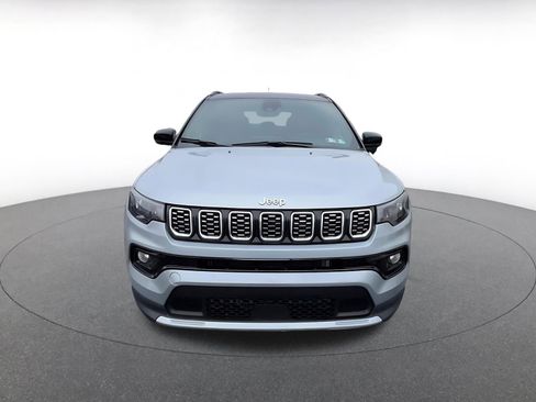 Used 2025 Jeep Compass Limited image 5