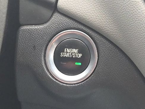 Used 2018 Chevrolet Equinox LS FWD image 42