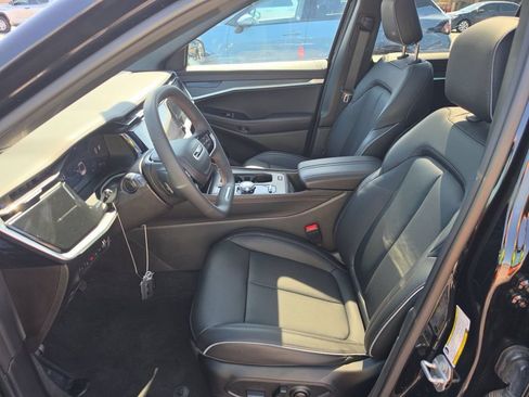 Used 2025 Jeep Wagoneer S Limited AWD/4WD image 5