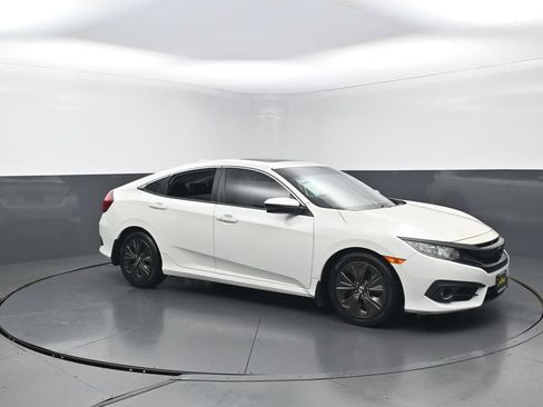Used 2018 Honda Civic EX-T image 4