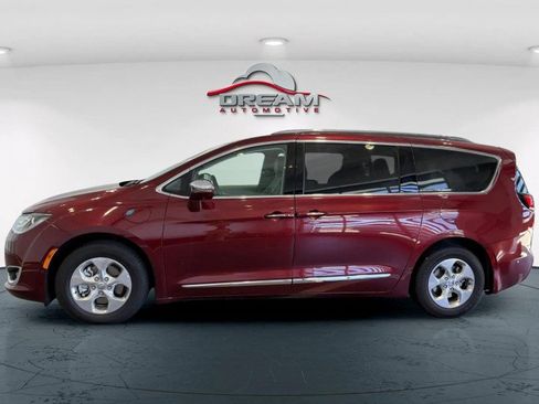 Used 2018 Chrysler Pacifica Limited w/ Advanced Safetytec Group FWD image 20