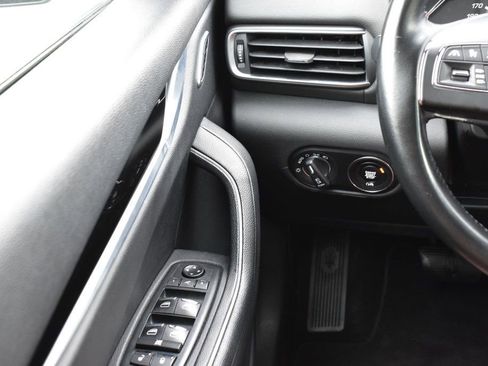 Used 2019 Maserati Levante AWD/4WD image 34