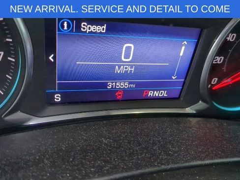 Used 2019 Chevrolet Equinox LT image 2