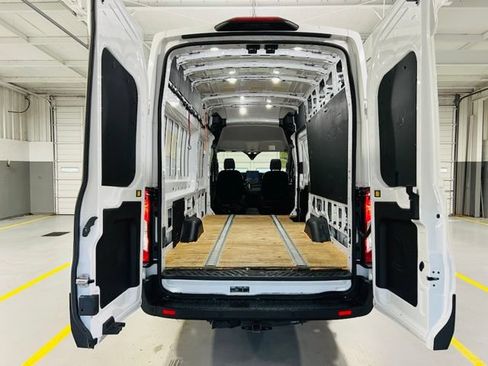 Used 2024 Ford Transit 250 148 High Roof Extended w/ Load Area Protection Package RWD image 9