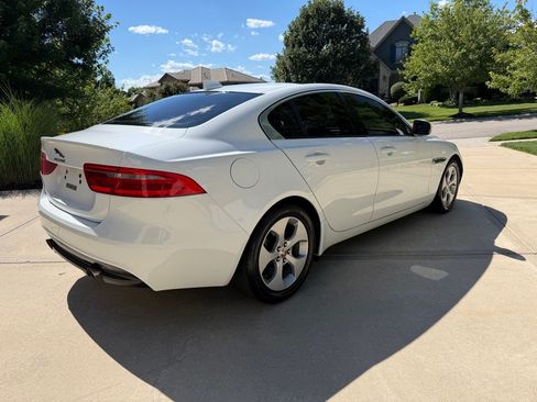 Used 2017 Jaguar XE RWD image 7