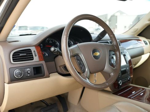 Used 2014 Chevrolet Tahoe LTZ RWD image 14
