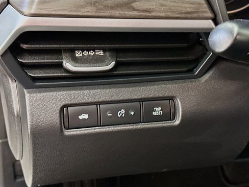 Used 2025 Nissan Altima 2.5 SV FWD image 17