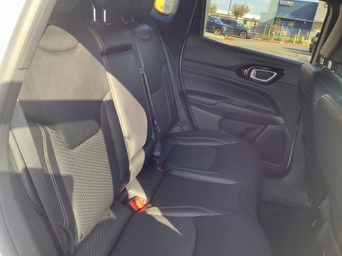 Used 2024 Jeep Compass Latitude w/ Convenience Group image 33