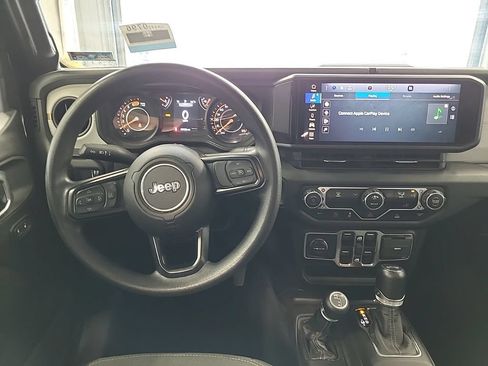 Used 2025 Jeep Wrangler Unlimited Sport AWD/4WD image 5