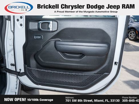 Used 2024 Jeep Wrangler Rubicon image 12