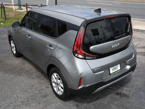 Used 2025 Kia Soul S FWD image 8