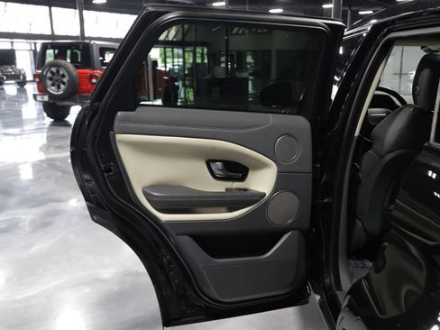 Used 2018 Land Rover Range Rover Evoque SE AWD/4WD image 19