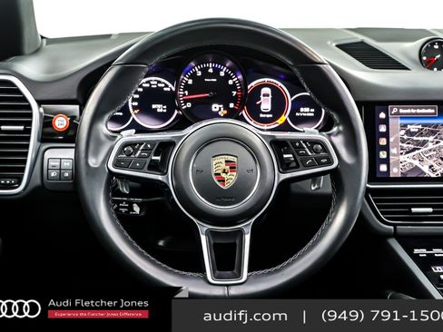 Used 2022 Porsche Cayenne Platinum Edition image 18