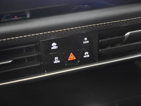 Used 2024 Volkswagen Atlas SE image 27