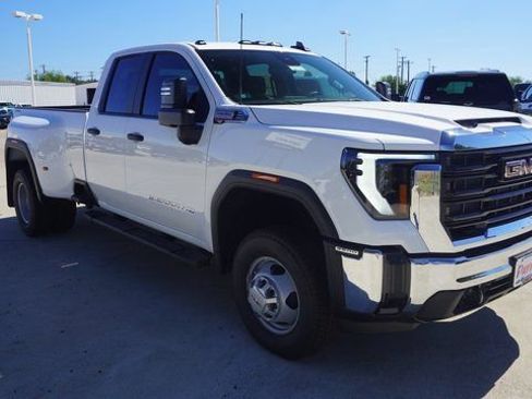 New 2026 GMC Sierra 3500 Pro image 3