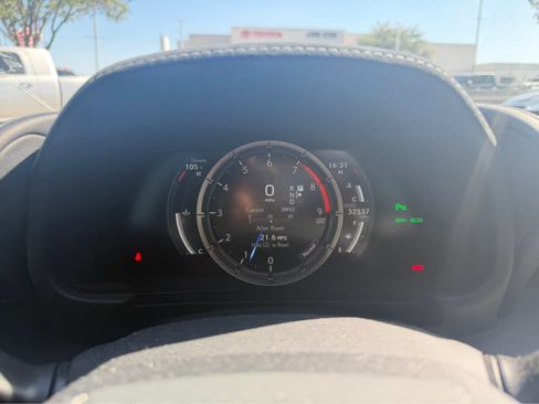 Used 2018 Lexus LC 500 Coupe w/ Sport Package RWD image 8