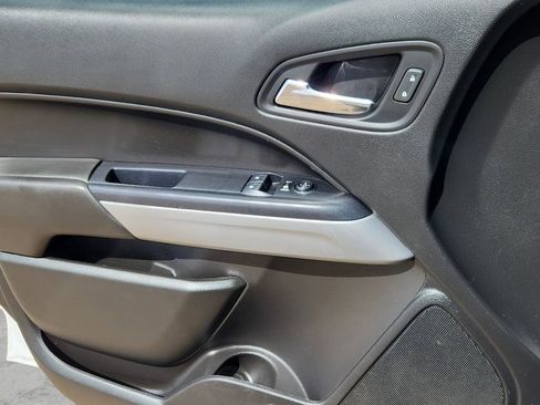 Used 2020 Chevrolet Colorado LT w/ Safety Package image 7