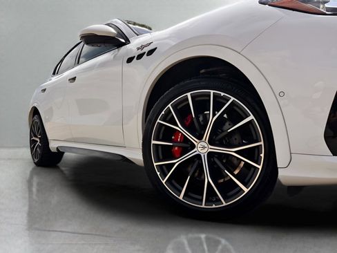Used 2024 Maserati Grecale Trofeo image 8