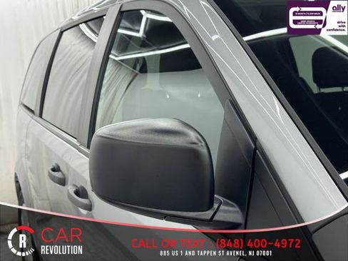 Used 2019 Dodge Grand Caravan SE w/ UConnect Hands-Free Group image 44