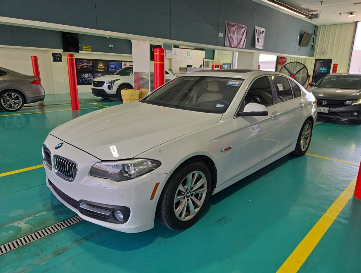 Used 2016 BMW 528i Sedan RWD image 1
