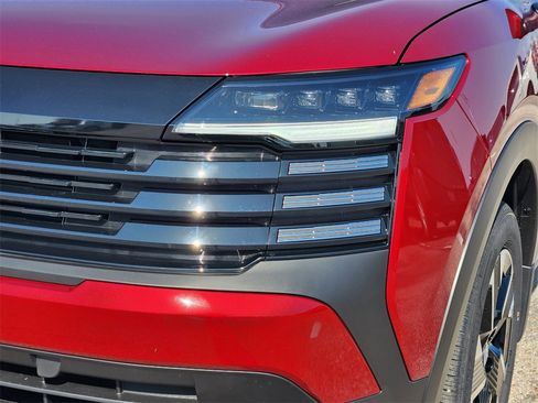 New 2025 Nissan Kicks SV w/ SV Premium Package image 5