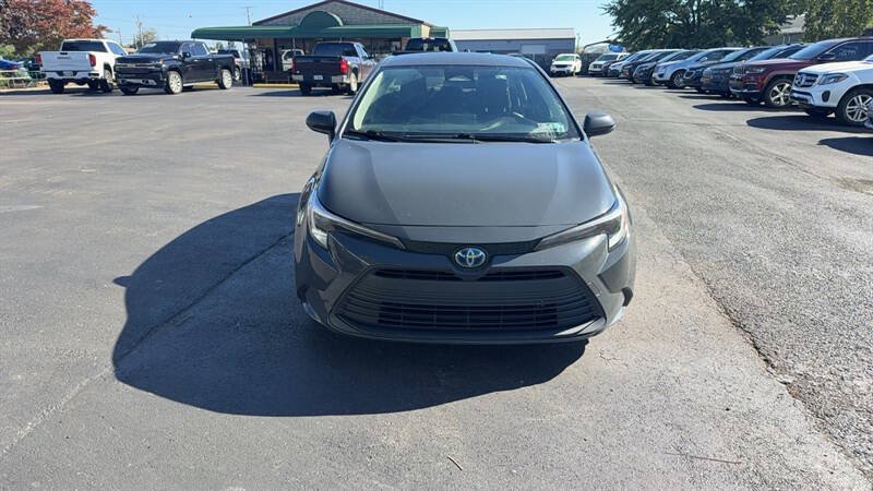 Used 2023 Toyota Corolla LE FWD image 4