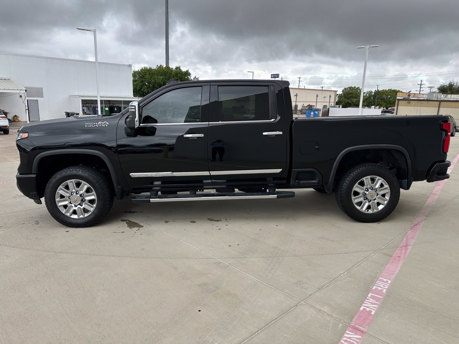 Used 2024 Chevrolet Silverado 2500 High Country w/ High Country Premium Package AWD/4WD image 4