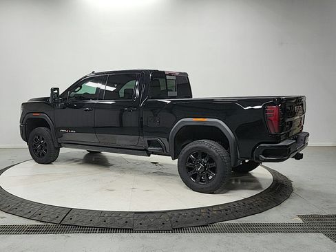 Used 2024 GMC Sierra 2500 AT4 w/ AT4 Premium Plus Package AWD/4WD image 5