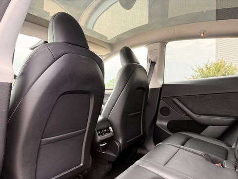 Used 2023 Tesla Model Y Long Range AWD/4WD image 17