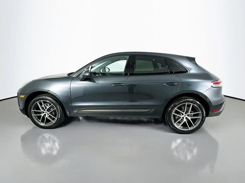 Certified 2023 Porsche Macan image 2
