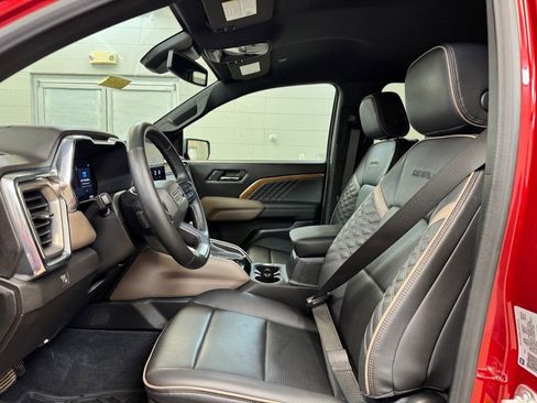 Used 2024 GMC Canyon Denali AWD/4WD image 13