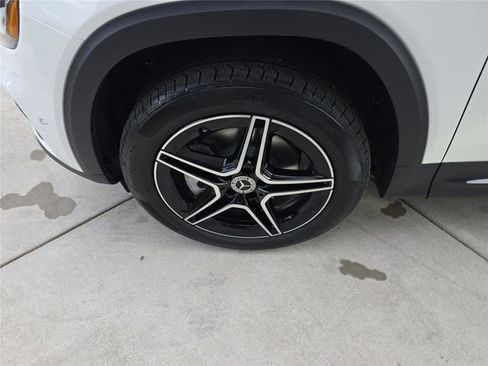 New 2026 Mercedes-Benz GLB 250 4MATIC image 11