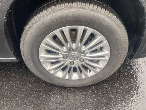 Used 2015 Chrysler Town & Country Touring-L w/ Driver Convenience Group image 29