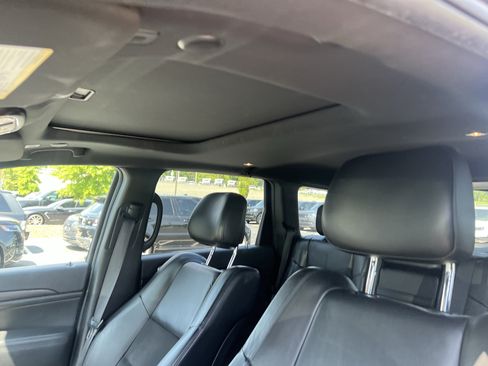 Used 2021 Jeep Grand Cherokee Laredo X AWD/4WD image 18