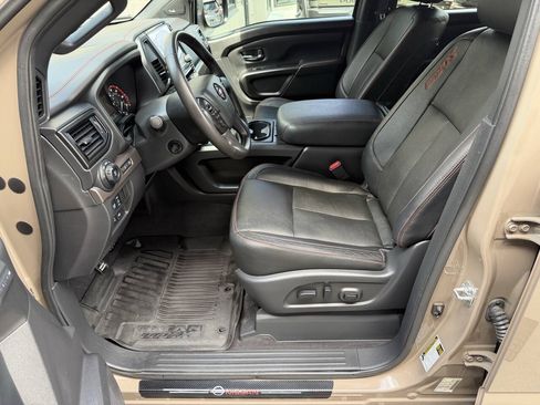 Used 2022 Nissan Titan PRO-4X w/ Pro-4x Convenience Package AWD/4WD image 15