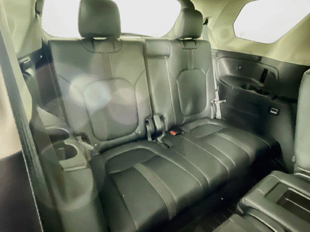 Used 2025 Honda Pilot Touring image 29