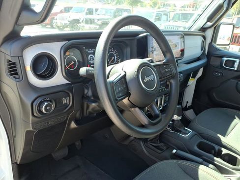 Used 2025 Jeep Wrangler Sport image 15