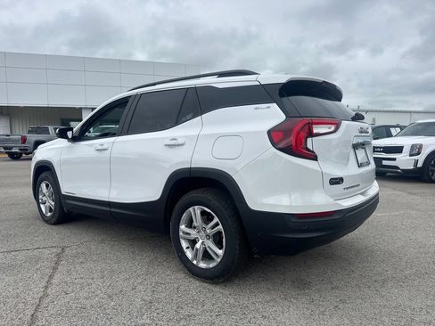 Used 2023 GMC Terrain SLE w/ Driver Convenience Package AWD/4WD image 4