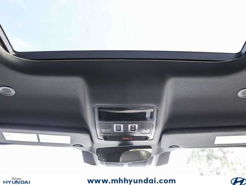 Used 2024 Land Rover Defender 110 S AWD/4WD image 10