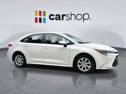 Used 2025 Toyota Corolla LE image 7