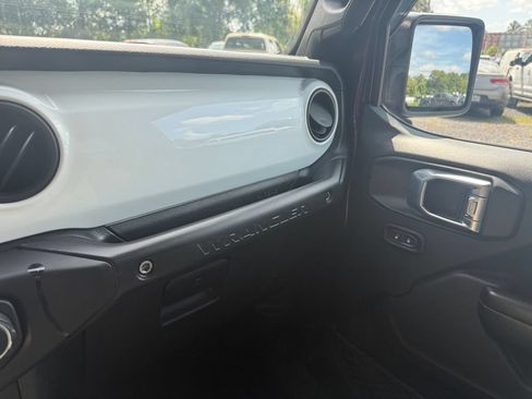 Used 2021 Jeep Wrangler Sport AWD/4WD image 25