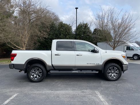 Used 2018 Nissan Titan Platinum Reserve image 11