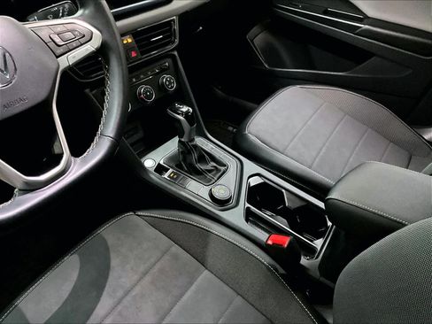 Used 2022 Volkswagen Taos SE w/ Panoramic Sunroof Package image 19