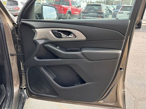 Used 2020 Chevrolet Traverse LT w/ Driver Confidence II Package AWD/4WD image 30