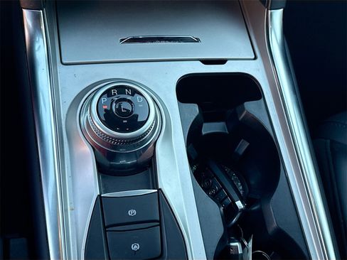 Used 2023 Ford Explorer Platinum w/ Technology Package image 17