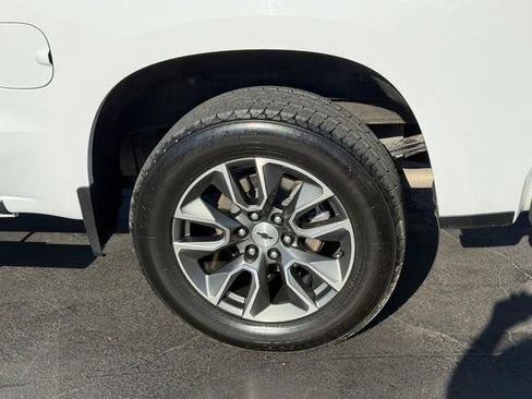 Used 2023 Chevrolet Silverado 1500 RST image 4