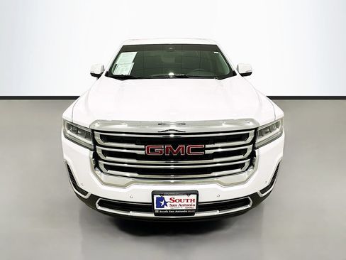 Certified 2023 GMC Acadia SLE FWD image 2